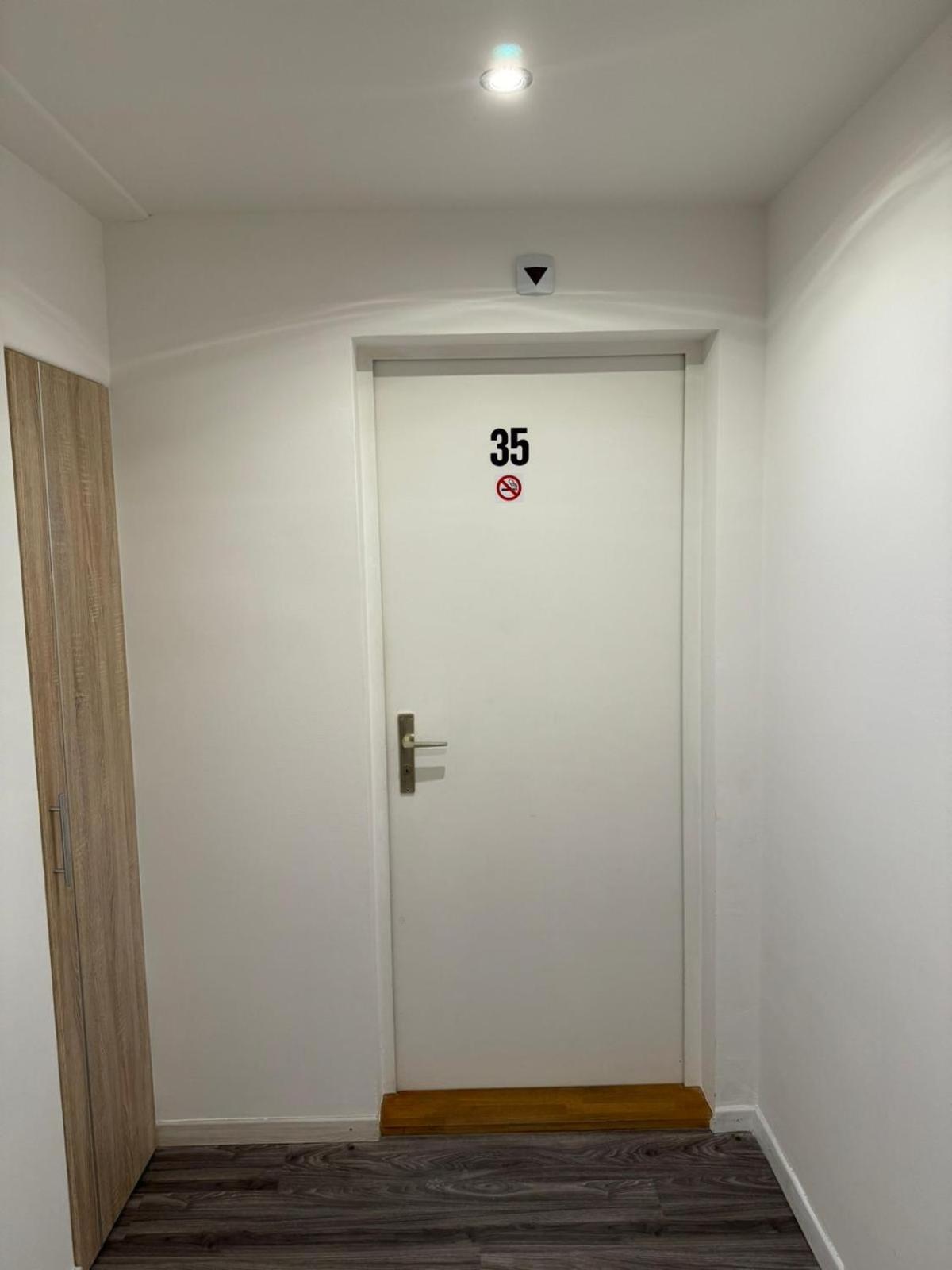 Haus Zum Ruetli Apartment Кур Стая снимка